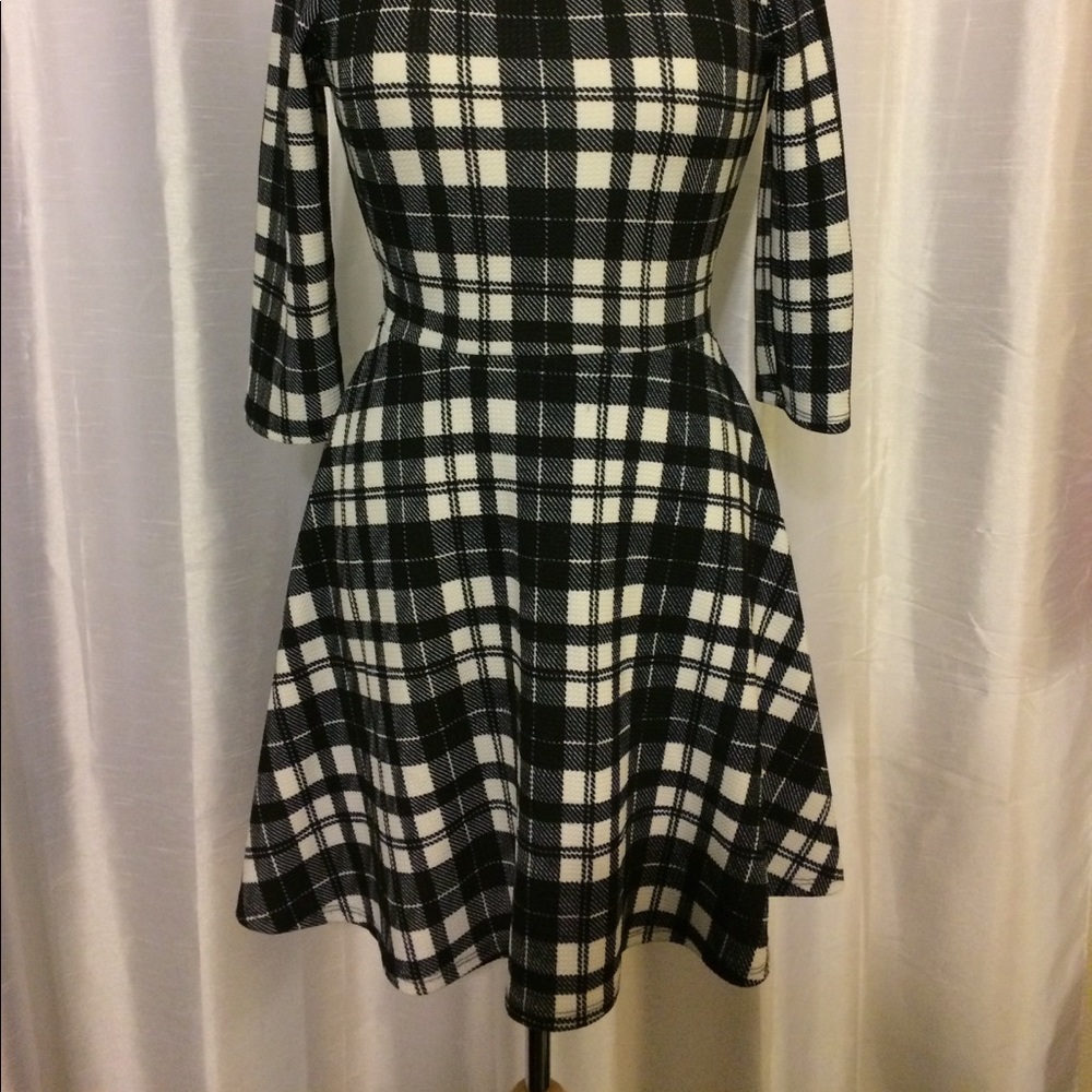 Black & white dress - Picture 4 of 5